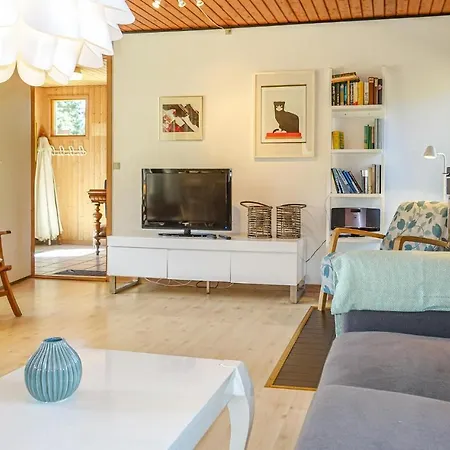 Awesome In Aakirkeby With Kitchen Vakantiehuis