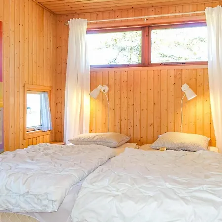 Awesome In Aakirkeby With Kitchen Tatil Evi Vester Somarken