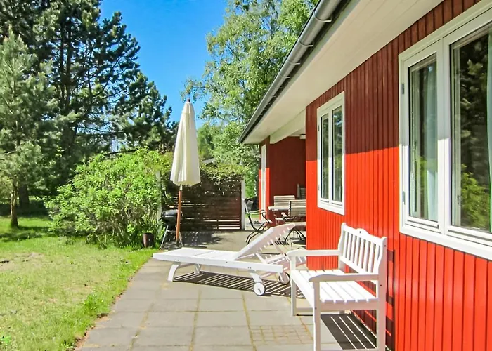 Awesome In Aakirkeby With Kitchen Vester Somarken