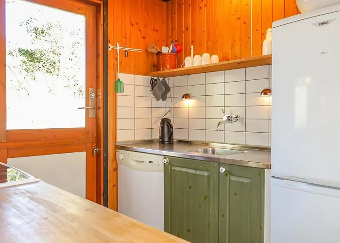 Awesome In Aakirkeby With Kitchen Σπίτι διακοπών *