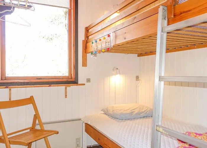 Σπίτι διακοπών Awesome In Aakirkeby With Kitchen Vester Somarken