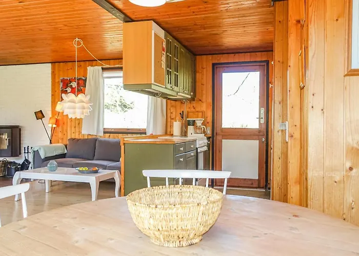 Σπίτι διακοπών Awesome In Aakirkeby With Kitchen Vester Somarken