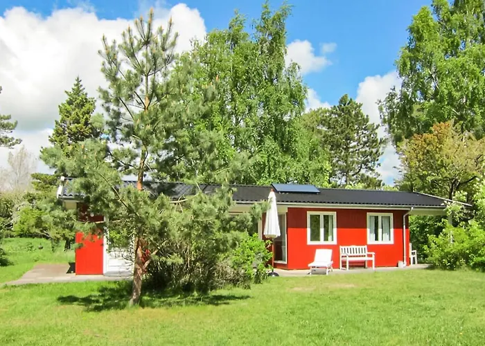 Awesome In Aakirkeby With Kitchen Vester Somarken